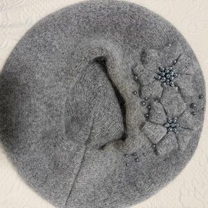 Elegant Gray Beret with Floral Embellishments